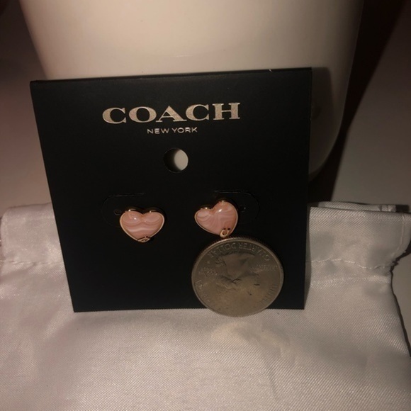Coach Heart Logo Stud Earrings Pink Enamel Gold Tone NWT - Picture 5 of 8
